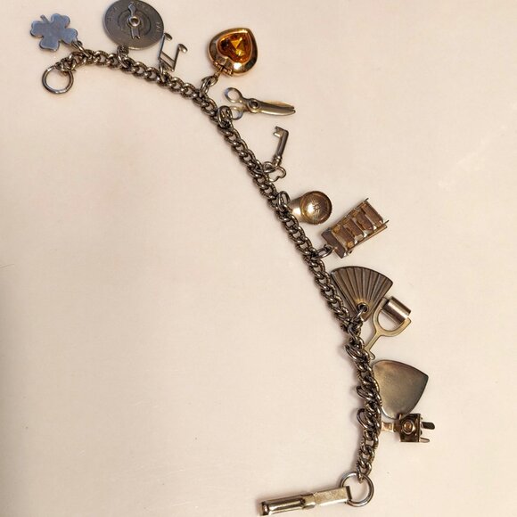 unknown Jewelry - Charm Bracelet With 12 charms